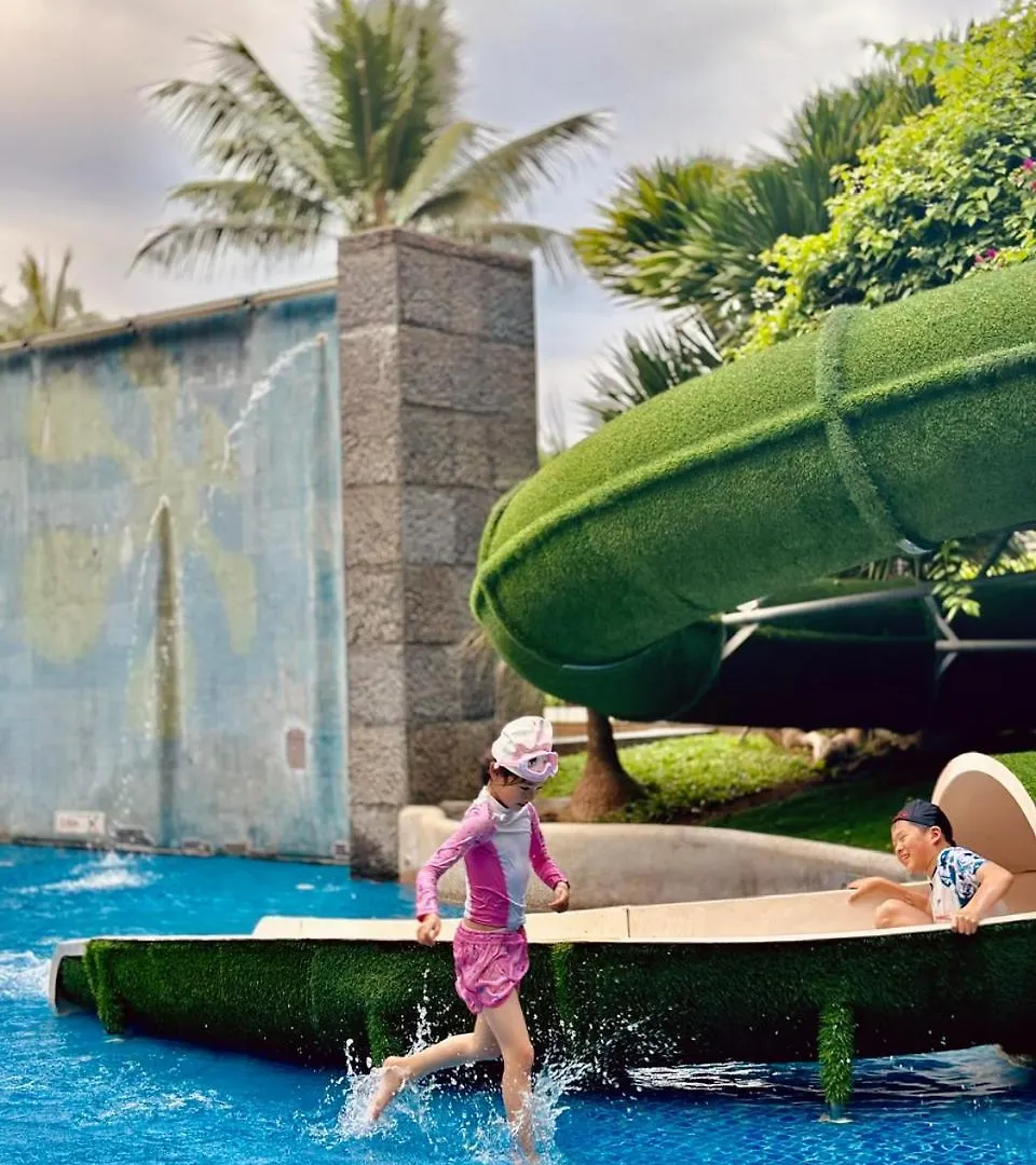 *****  Crowne Plaza Danang Hotel & Resort Vietnam