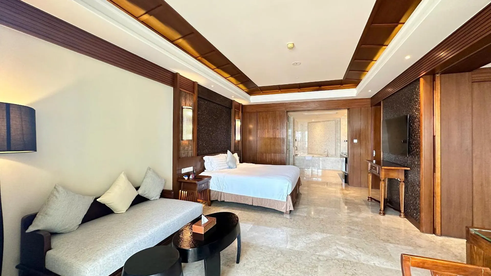 *****  Crowne Plaza Danang Hotel & Resort Vietnam